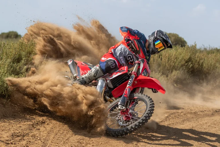Rieju MR 300i Pro 2027 accion2
