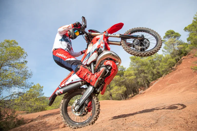 Rieju MR 300i Hard Enduro 2027 accion2