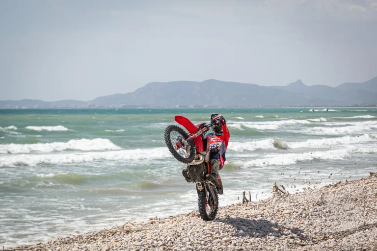 Rieju MR 300i Pro 2027 accion3